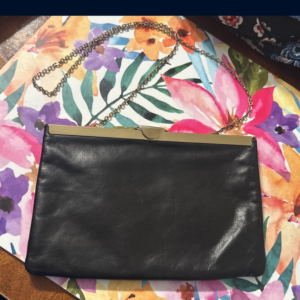 Vintage leather bag in really good condition